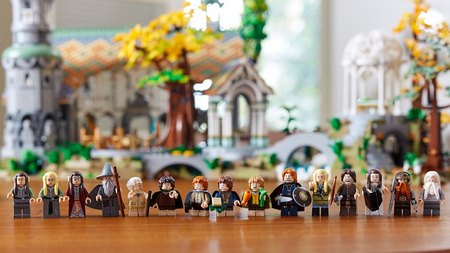 Product image - The LOTR Rivendell LEGO set also comes with 15 collectible mini-figures